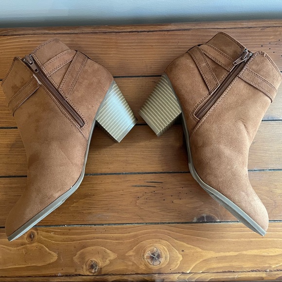 Express Faux Suede Ankle Boot Size 10 - Picture 11 of 11